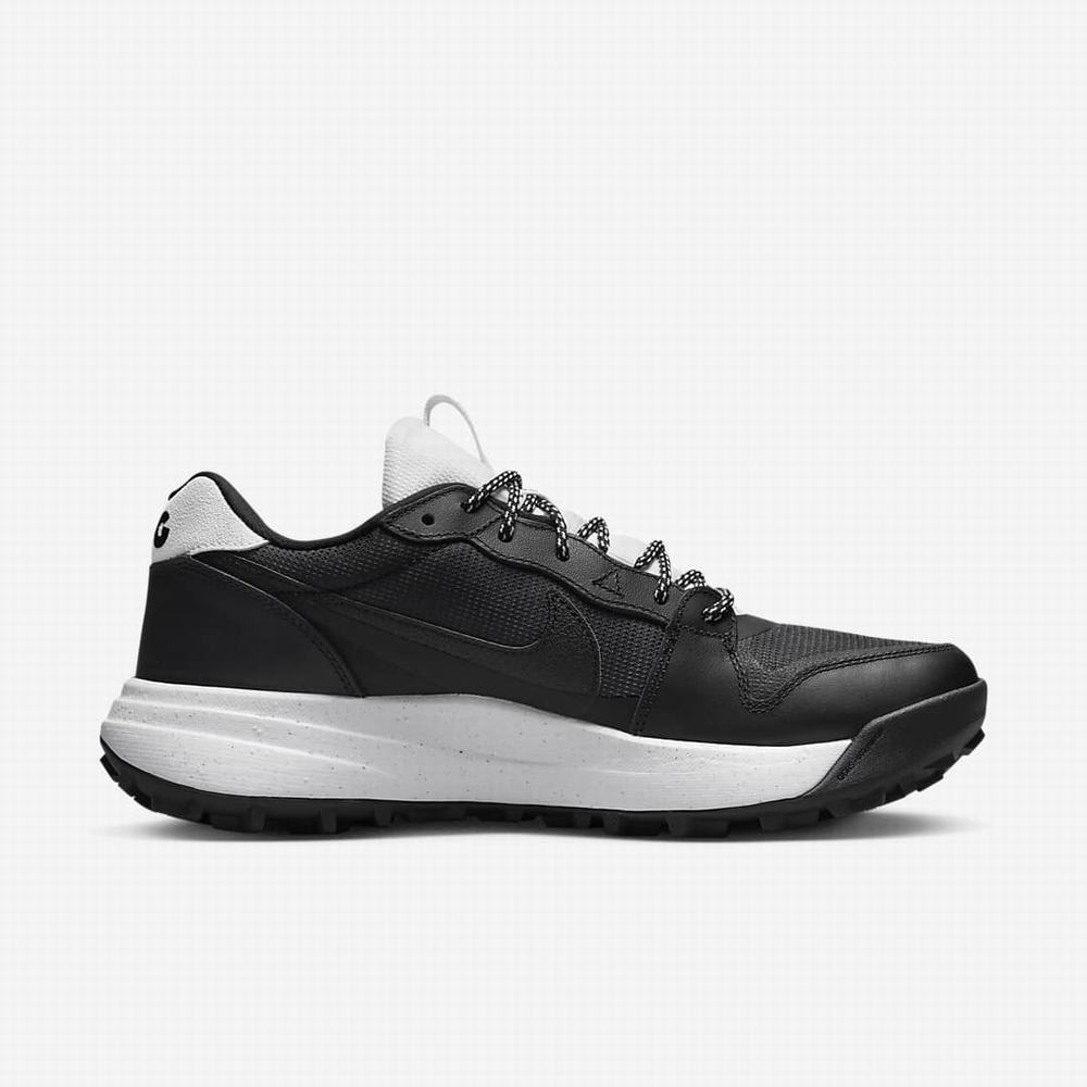 Nike ACG Lowcate Férfi Utcai Cipő Fekete Fehér | NI3720-Q59