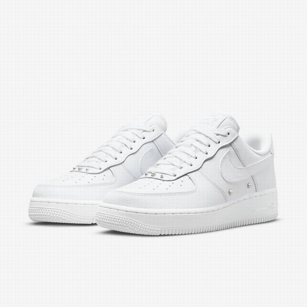 Nike Air Force 1 '07 SE Női Utcai Cipő Fehér Metal Titán Fekete Fehér | NI5918-C05