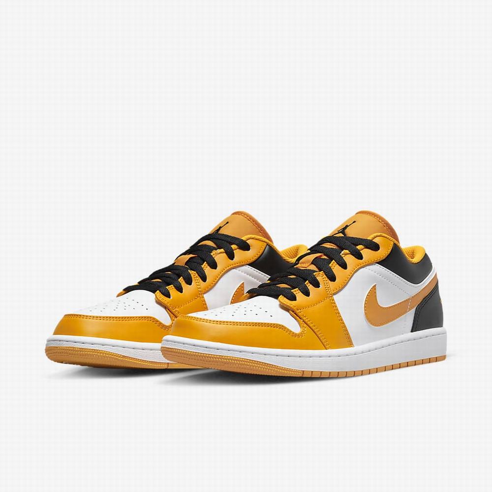 Nike Air Jordan 1 Low Férfi Utcai Cipő Fehér Fekete | NI7035-U21