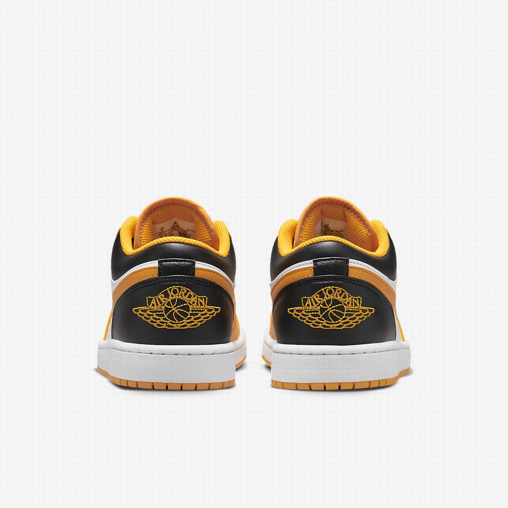 Nike Air Jordan 1 Low Férfi Utcai Cipő Fehér Fekete | NI7035-U21