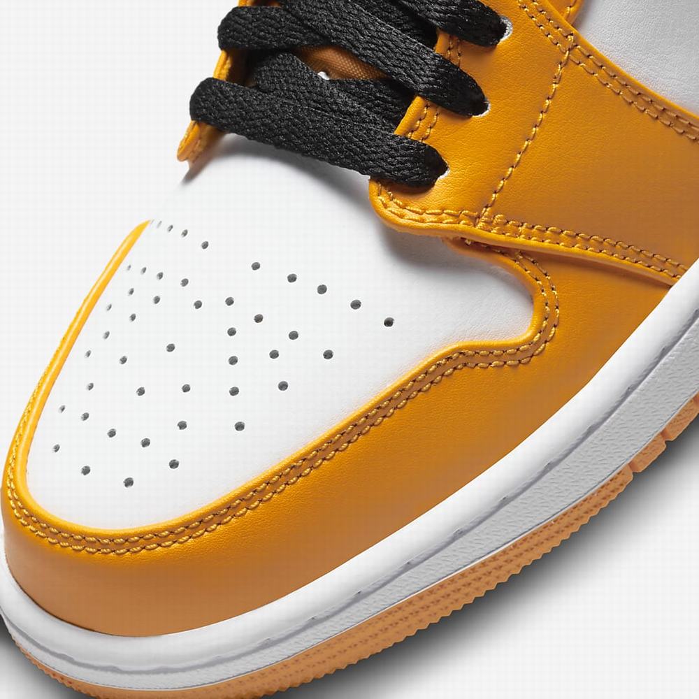 Nike Air Jordan 1 Low Férfi Utcai Cipő Fehér Fekete | NI7035-U21