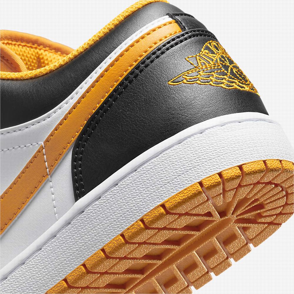 Nike Air Jordan 1 Low Férfi Utcai Cipő Fehér Fekete | NI7035-U21