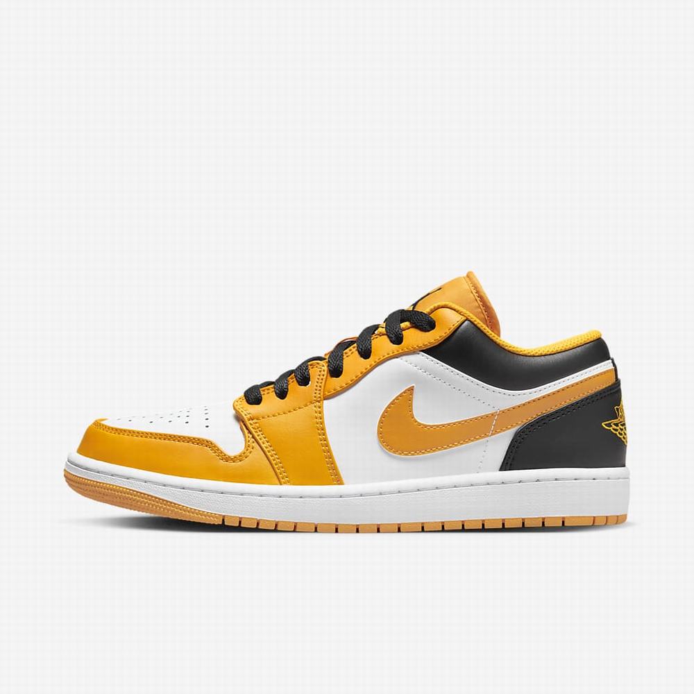 Nike Air Jordan 1 Low Férfi Utcai Cipő Fehér Fekete | NI7035-U21