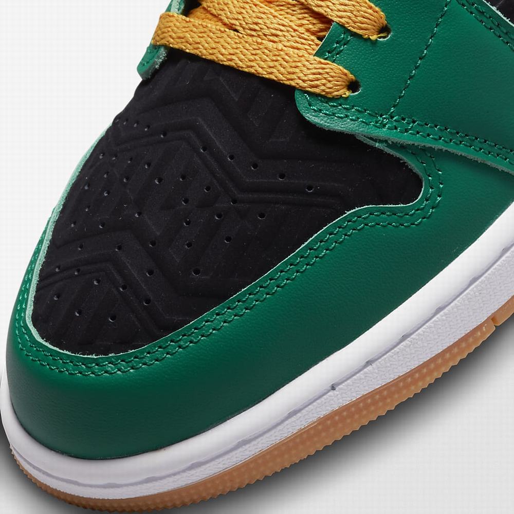 Nike Air Jordan 1 Low SE Férfi Utcai Cipő Zöld Fekete Piros | NI4307-Z28