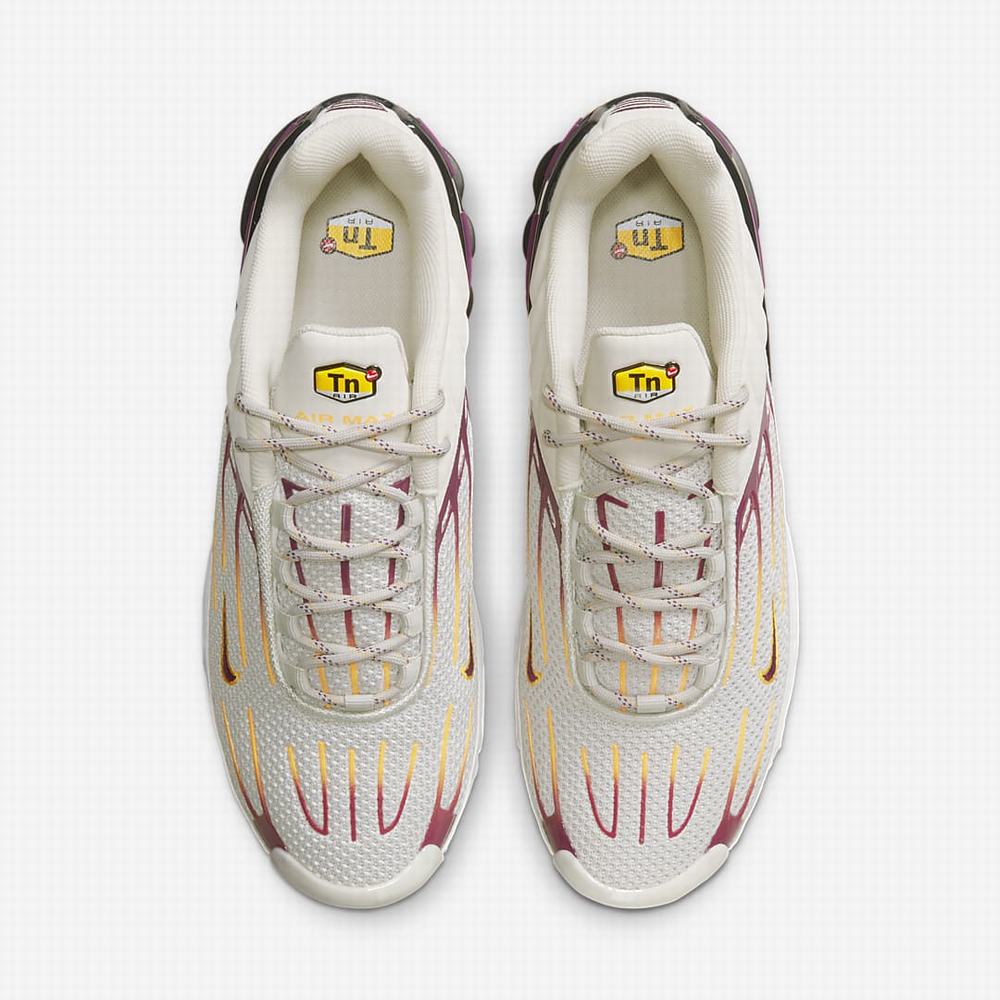 Nike Air Max Plus 3 Férfi Utcai Cipő Világos Szürke Arany Fekete | NI5209-N39