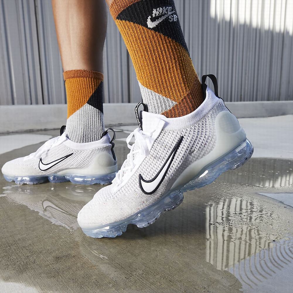 Nike Air VaporMax 2021 FK Férfi Utcai Cipő Fehér Fekete Metal Titán Fehér | NI8615-U79