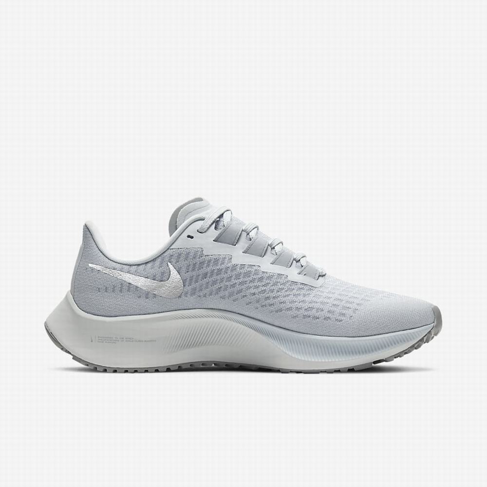 Nike Air Zoom Pegasus 37 Női Futócipő Platina Szürke Fehér Metal Titán | NI2836-G50