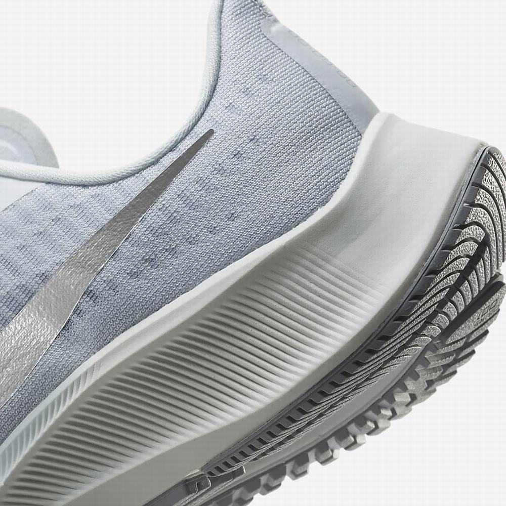Nike Air Zoom Pegasus 37 Női Futócipő Platina Szürke Fehér Metal Titán | NI2836-G50