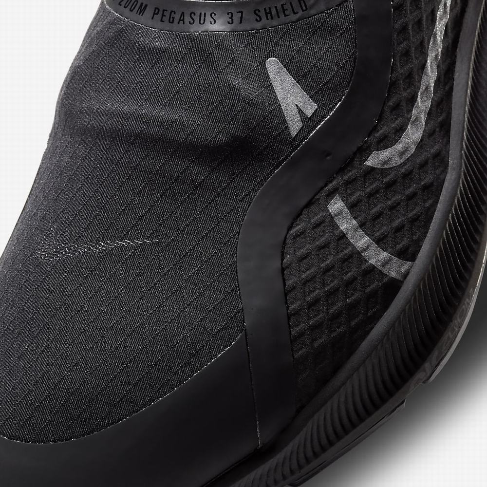 Nike Air Zoom Pegasus 37 Shield Női Futócipő Fekete Sötétszürke | NI1937-D37