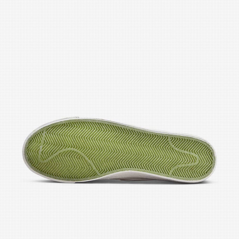 Nike Blazer Low '77 Premium Férfi Utcai Cipő Bézs Zöld Krém Zöld | NI9283-P31