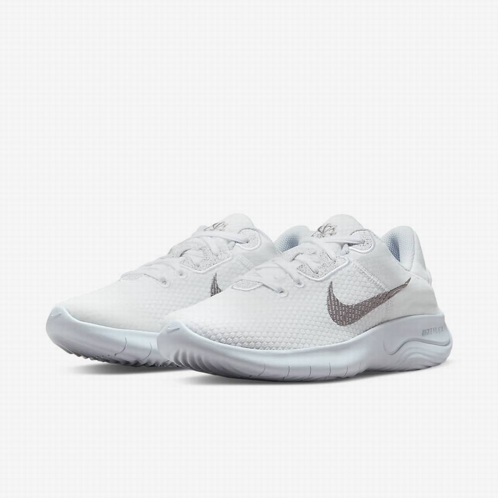 Nike Experience Run 11 Next Nature Női Futócipő Fehér Platina Metal Titán | NI1650-L09