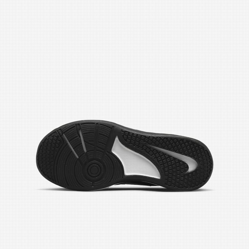 Nike Omni Multi-Court Gyerek Futócipő Fekete Fehér | NI2936-M03