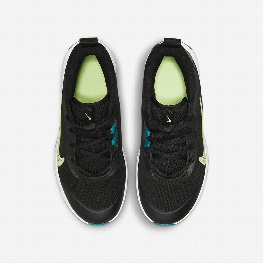 Nike Omni Multi-Court Gyerek Teniszcipő Fekete Fehér | NI9276-H43