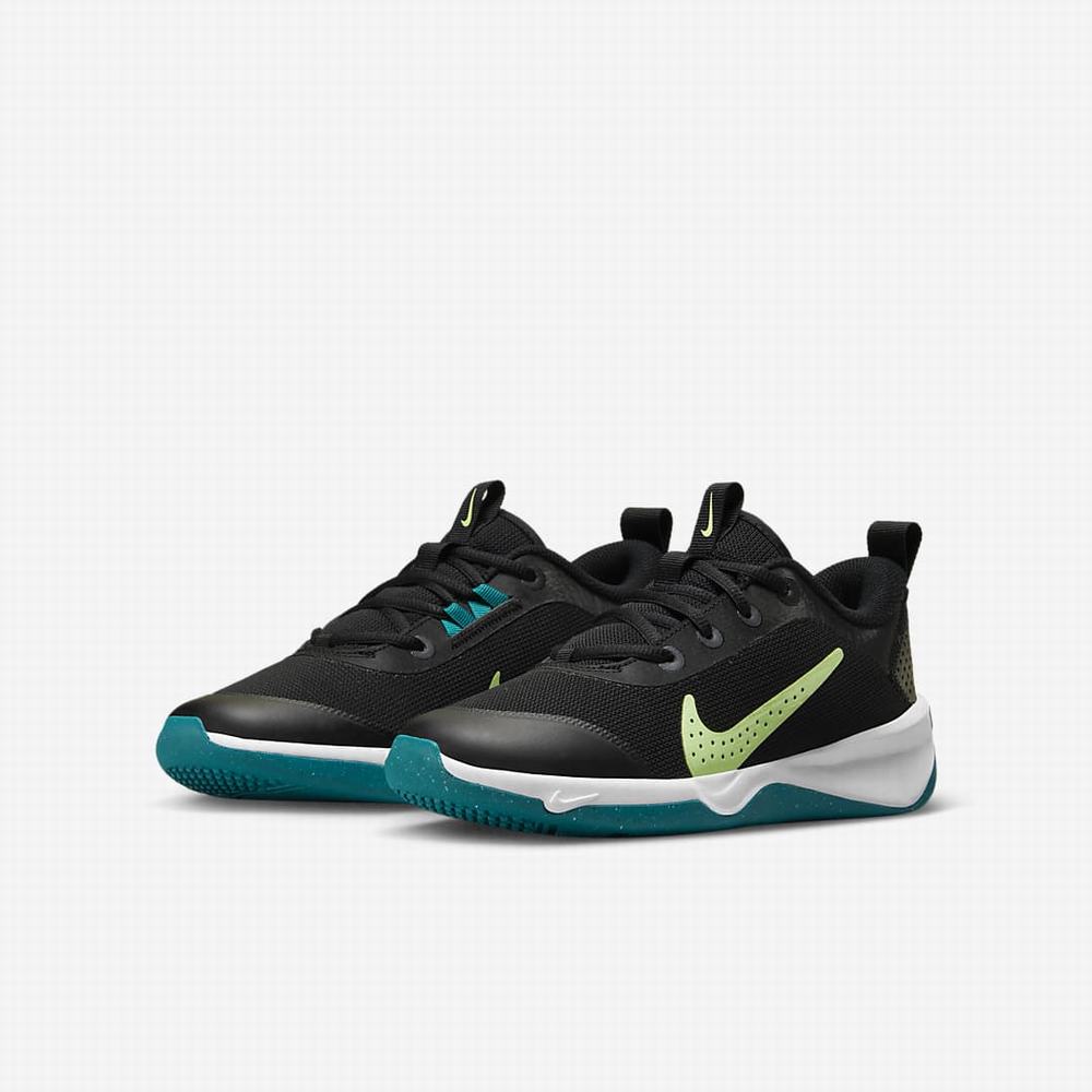 Nike Omni Multi-Court Gyerek Teniszcipő Fekete Fehér | NI9276-H43