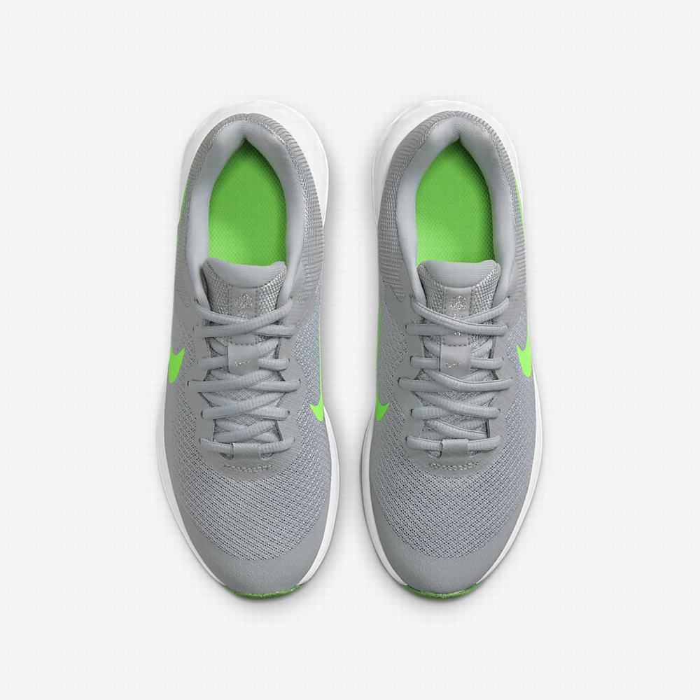 Nike Revolution 6 Gyerek Futócipő Világos Szürke Sötétszürke Zöld | NI5380-J81