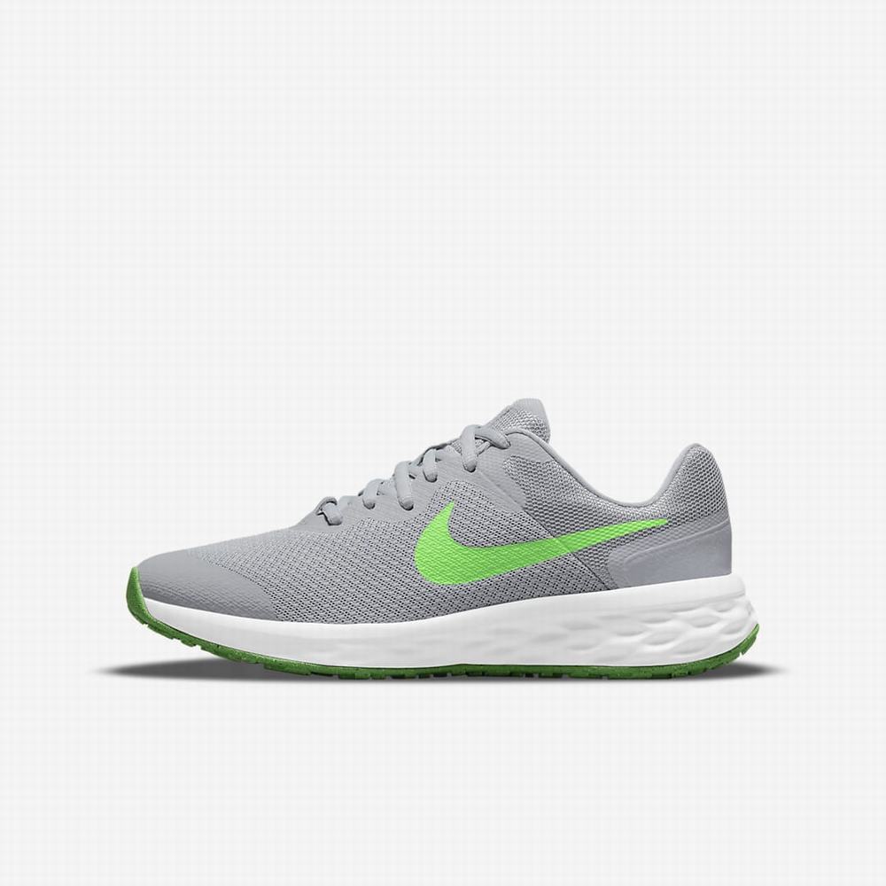 Nike Revolution 6 Gyerek Futócipő Világos Szürke Sötétszürke Zöld | NI5380-J81