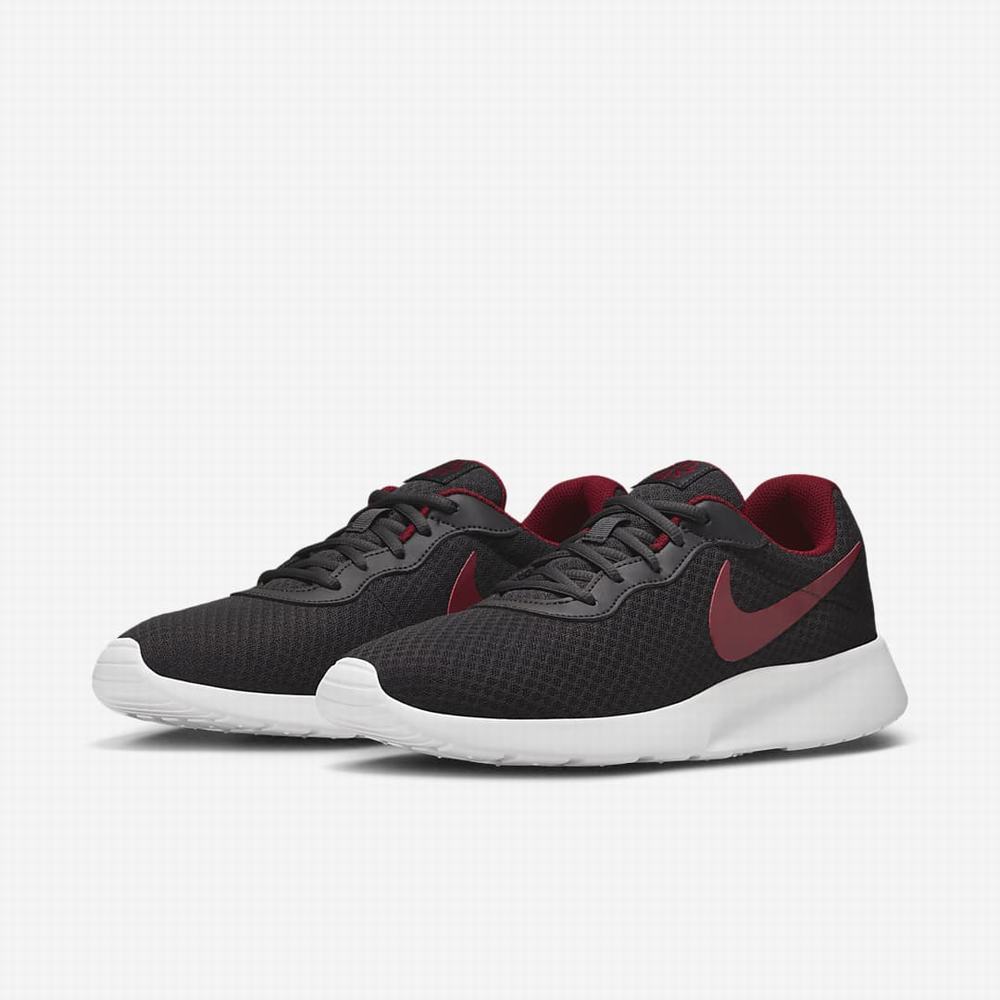Nike Tanjun Férfi Utcai Cipő Sötétszürke Fehér Bordó | NI5902-K39
