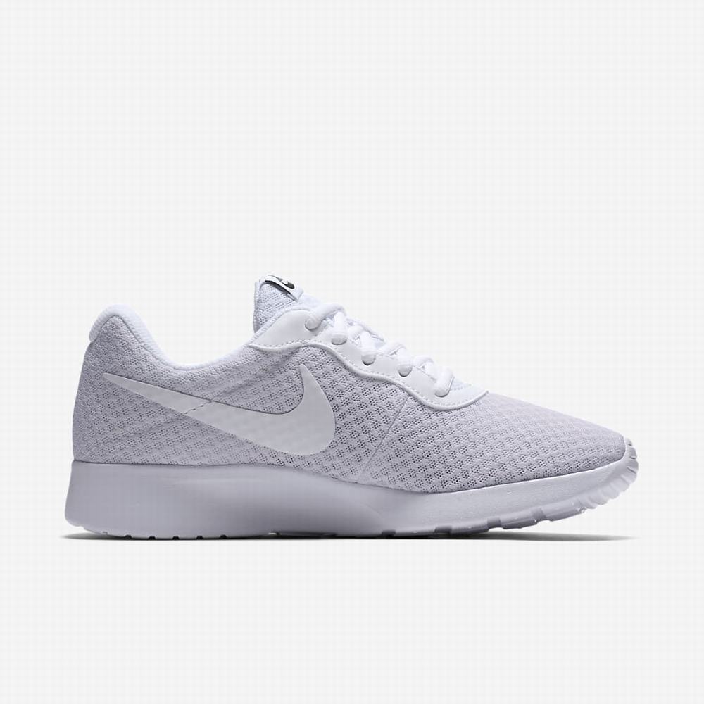Nike Tanjun Női Utcai Cipő Fehér Fekete Fehér | NI0786-A74