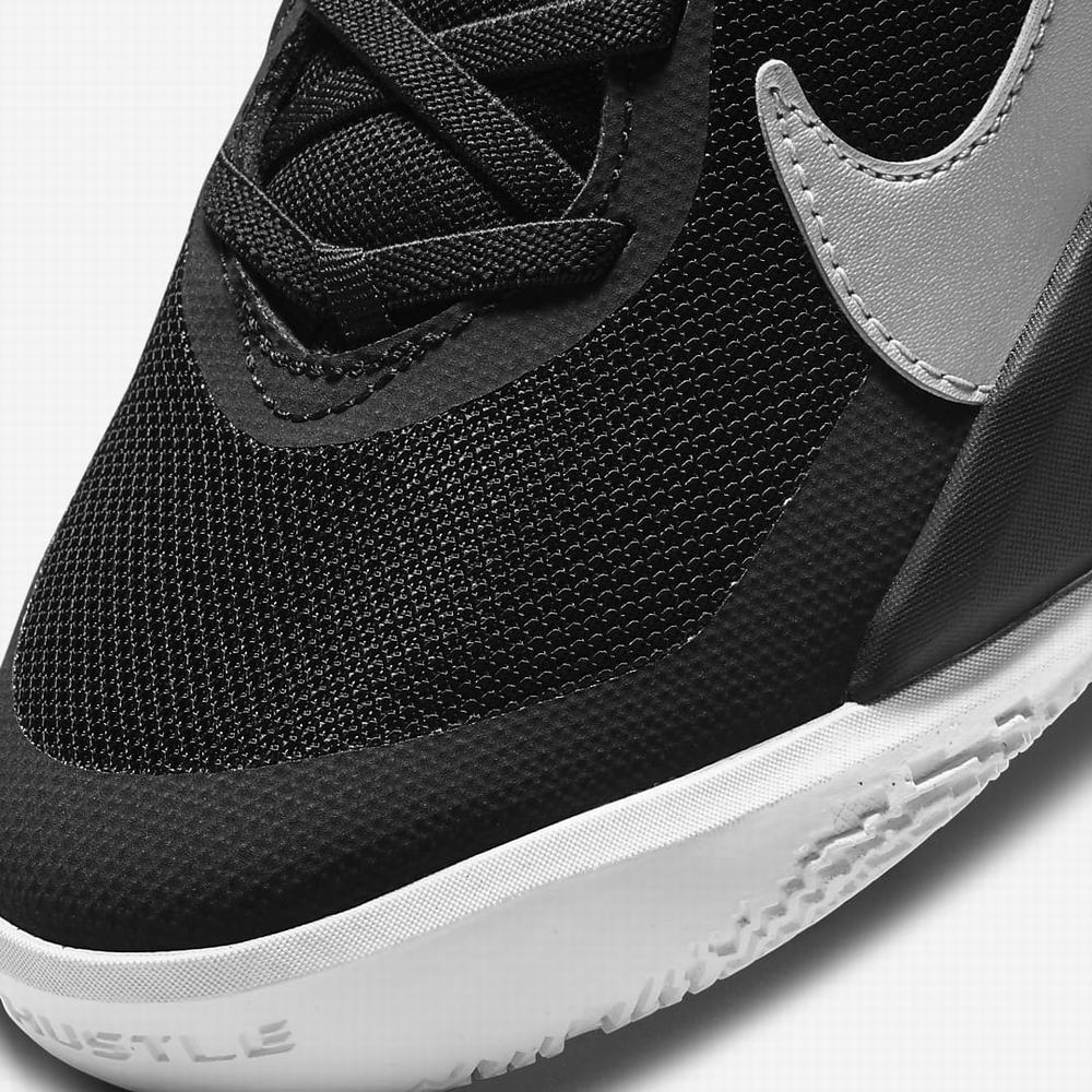 Nike Team Hustle D 10 FlyEase Gyerek Kosárlabda Cipő Fekete Fehér Metal Titán | NI9452-U41
