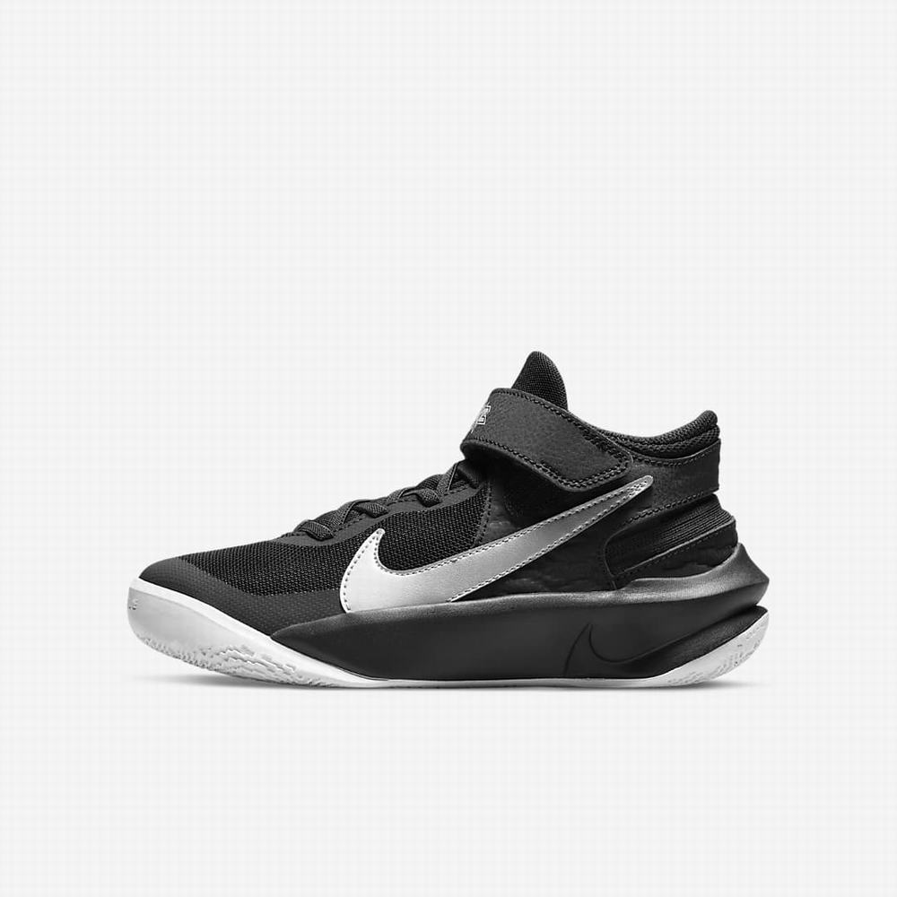 Nike Team Hustle D 10 FlyEase Gyerek Kosárlabda Cipő Fekete Fehér Metal Titán | NI9452-U41