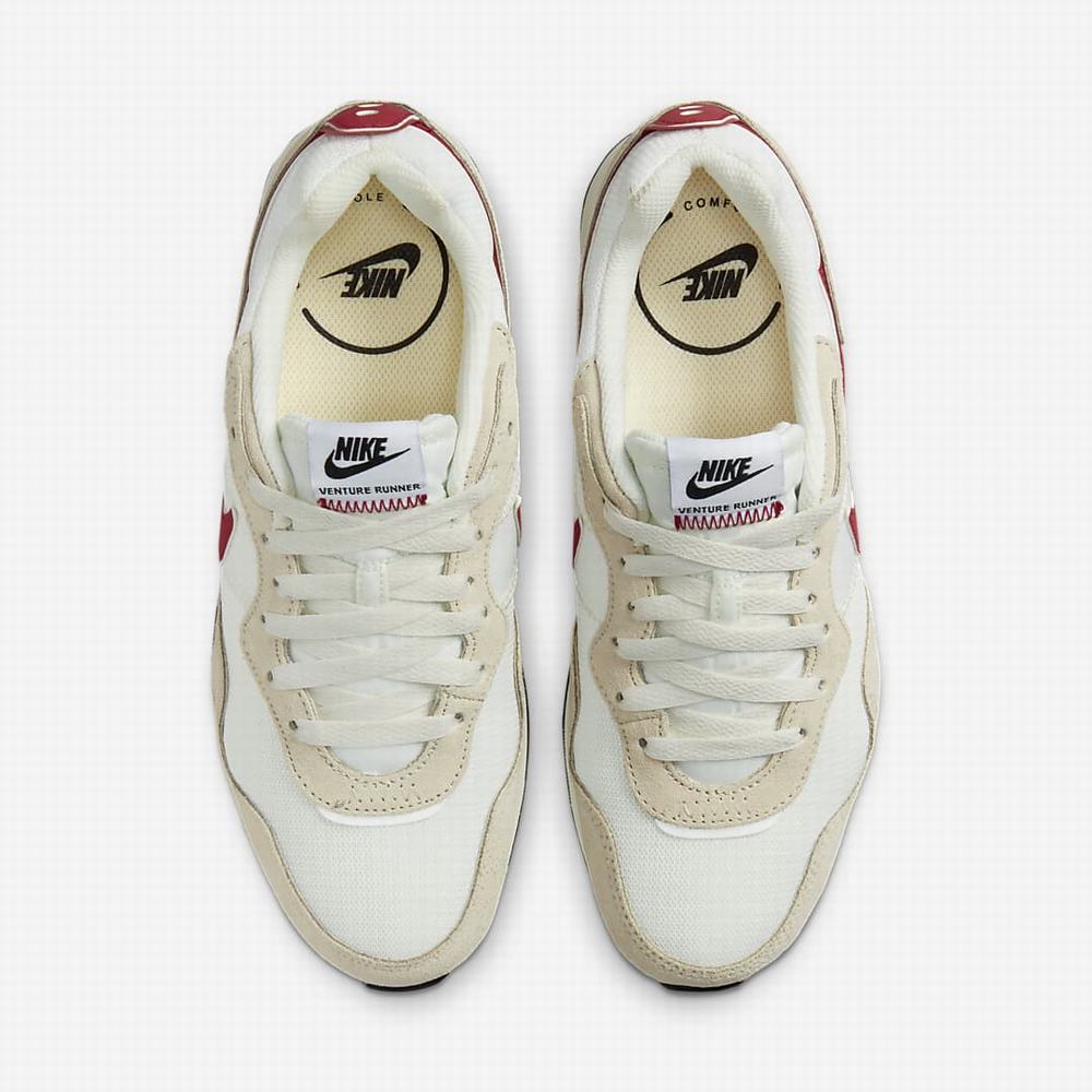 Nike Venture Runner Női Utcai Cipő Bézs Fehér Fekete Piros | NI0679-X94