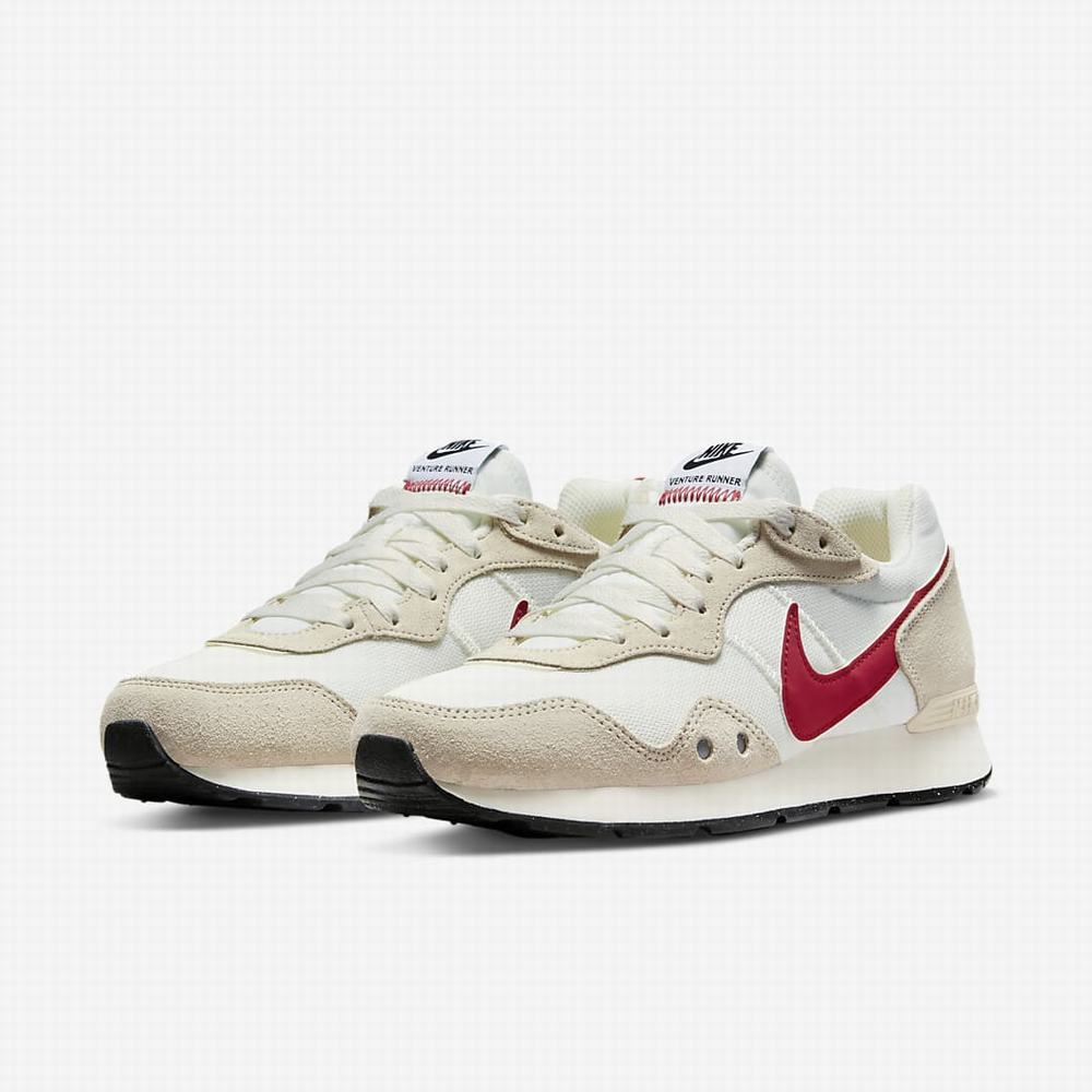 Nike Venture Runner Női Utcai Cipő Bézs Fehér Fekete Piros | NI0679-X94