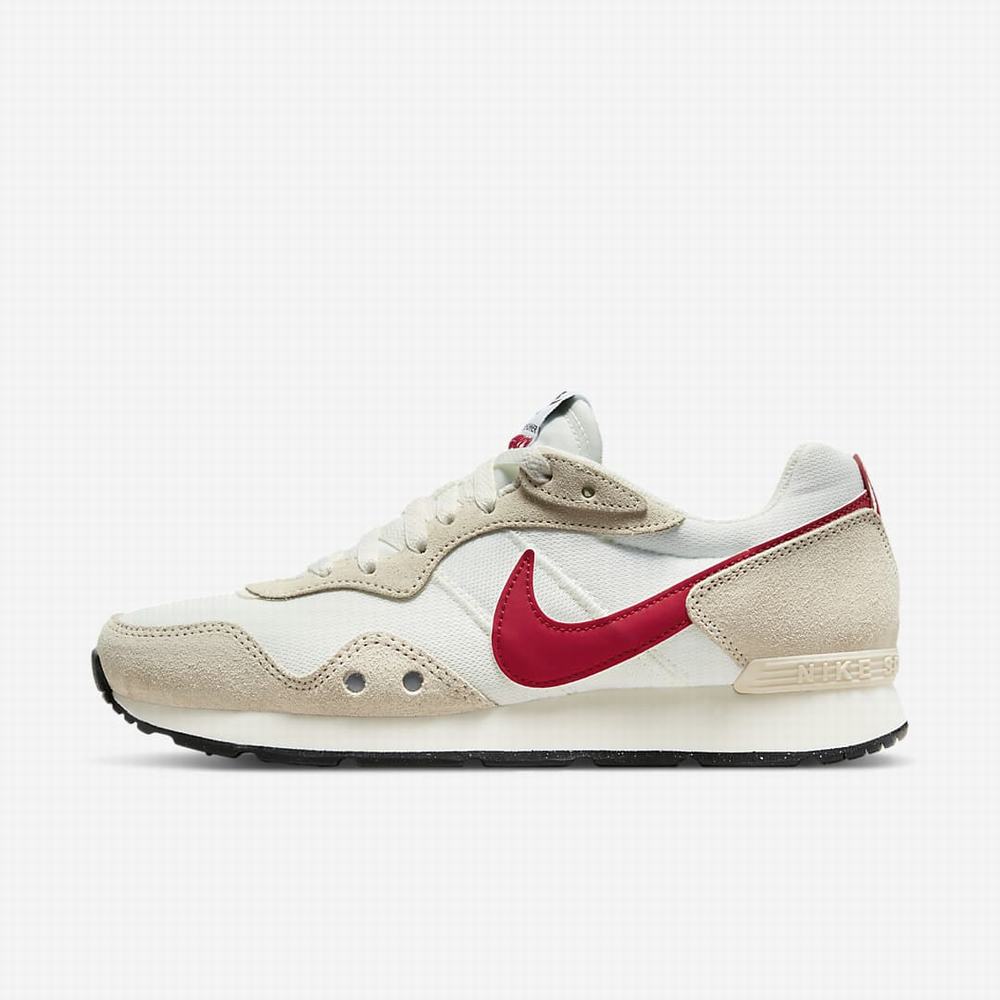 Nike Venture Runner Női Utcai Cipő Bézs Fehér Fekete Piros | NI0679-X94